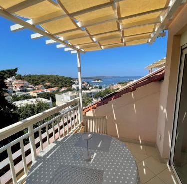 Villa Jani Top Floor Suite in Hvar