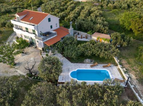Villa Kucine Olives Garden by Istra Vacation in Kučine