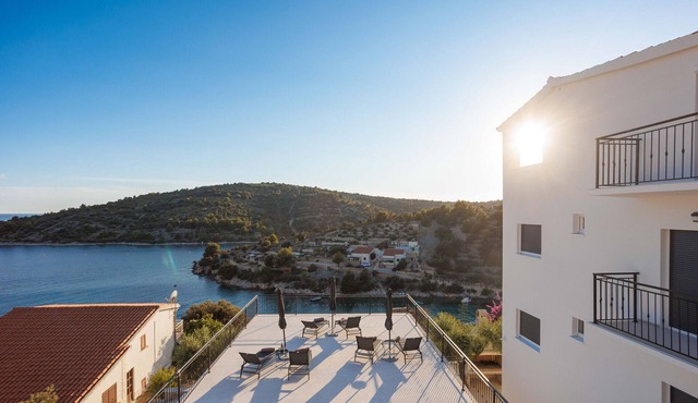 Villa La Fortezza with sea view in Sevid