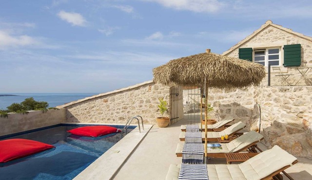 Villa Lapis by MyWaycation in Zavala