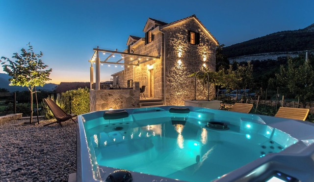 Villa Le Adria ★ Private Hot Tub ★ Free Beach Parking ★ Rare & Unique experience in Kozica