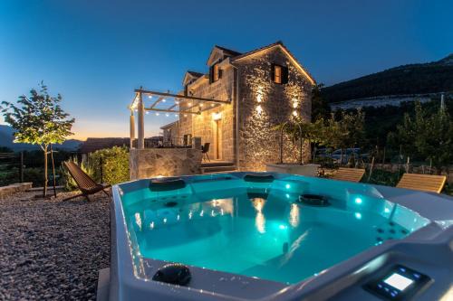Villa Le Adria - Private HotTub - Free Beach Parking in Kozica