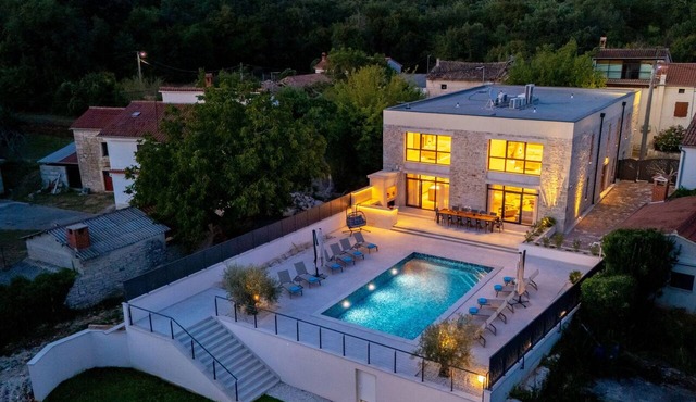 Villa Lithos by Villas Guide in Radetici