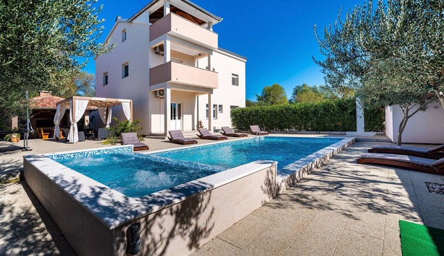 Villa Luce nearby Zadar – Crovillas GmbH in Zadar