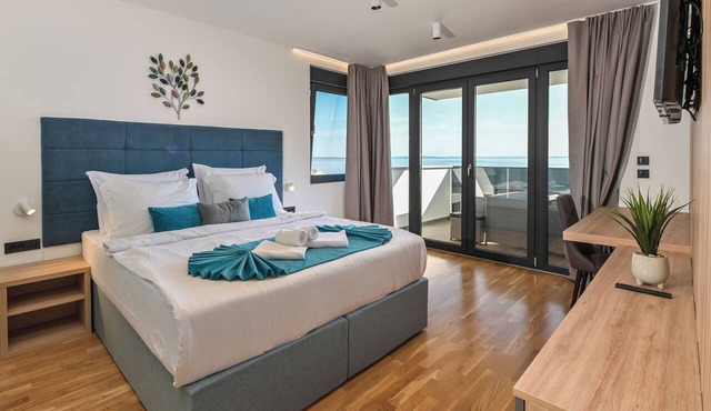 Villa Luna- Private Heated Pool in Novalja