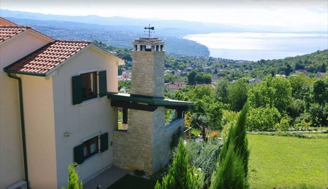 Villa Lunin 5*, Vacation Home Rental in Matulji