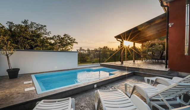 Villa Lutoma-2 BD villa for 4+1, with pool and playground in Umag