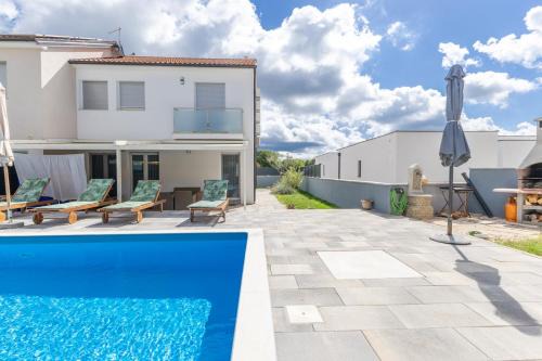 Villa Manda with Private Pool in Rovinjsko Selo