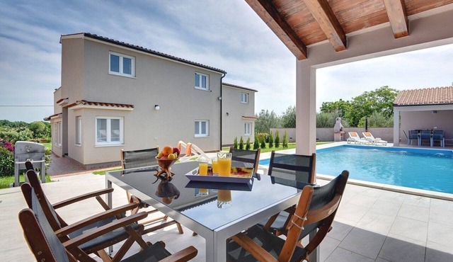 Villa Marcelia (74087-K1) - Pula