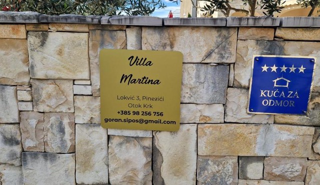 Villa Martina s bazenom,5 soba in Pinezici