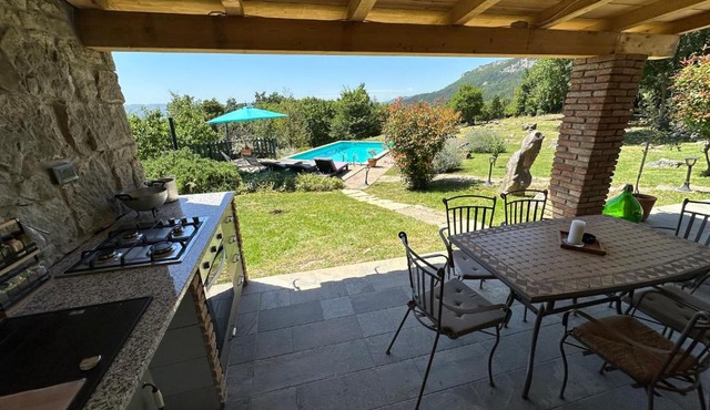 Villa Mavrici, Nature Paradise with pool