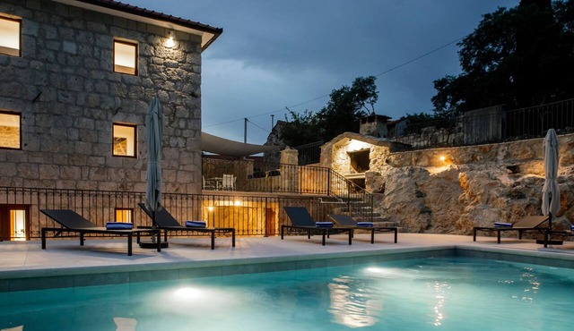 Villa Mila - Makarska by Villas Guide in Zmijavci