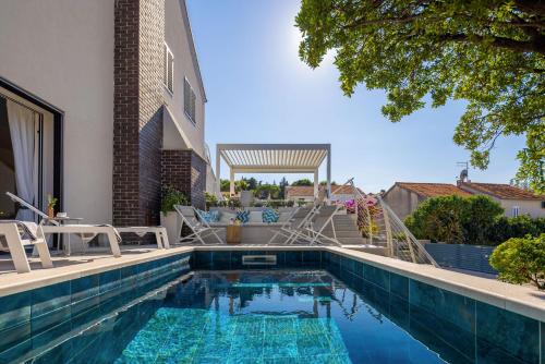 Villa Mila Supetar Brač with private pool near centre