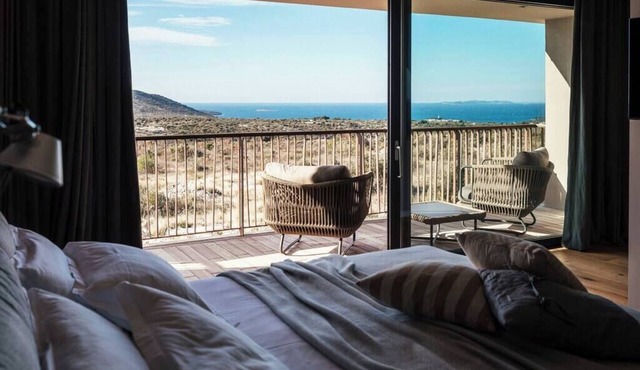 Villa Misto II, 4-bedroom villa with amazing sea views, private pool and Mediterranean garden in Primošten