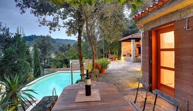 Villa mit Pool und Klimaanlage