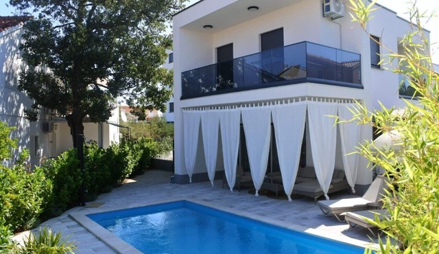 Villa More - Private Pool & 5 Min Walk To Beach in Srima
