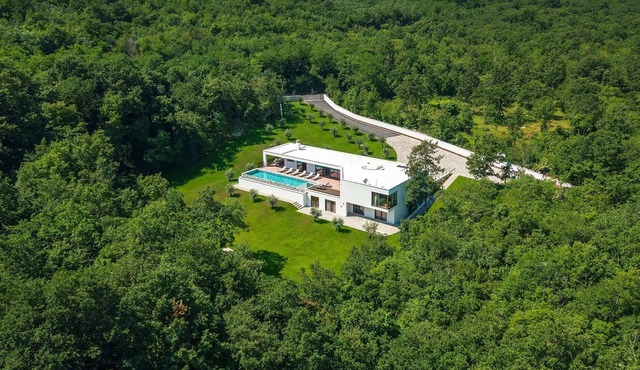 Villa Nicol Tireli nearby Labin – Crovillas GmbH in Kršan