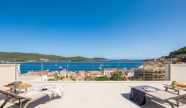 VILLA NISA - Private Pool - Panoramic Sea Views - Rooftop in Vis