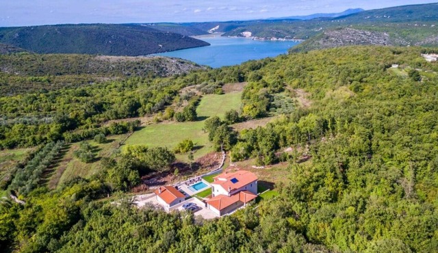 Villa Noela/private pool/quiet neighborhood