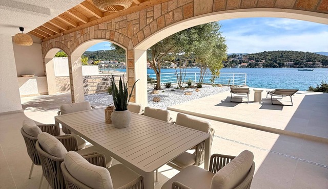 Villa Noma – Dream Villa with Private Sea Access in Lovište