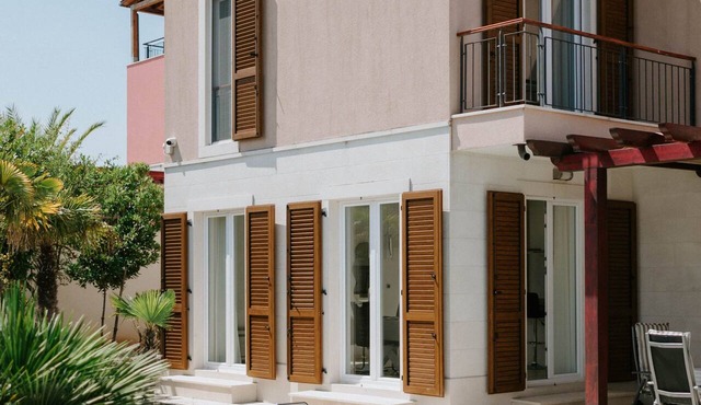 Villa Oleander: Pool & Rooftop Cinema