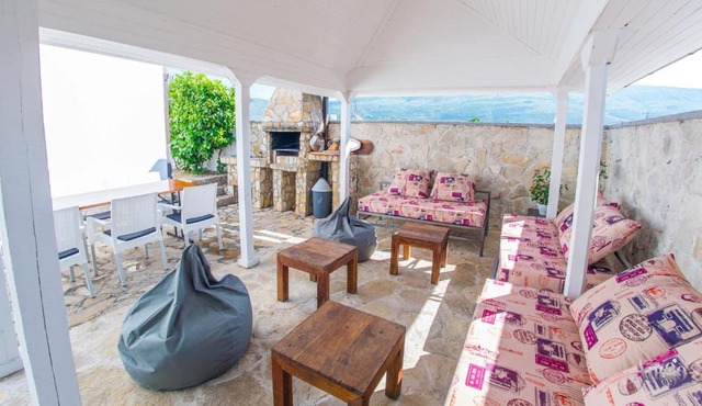 Villa Pearl- with private pool in Blagaj