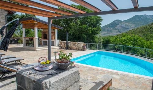 Villa Rosa in Ravno