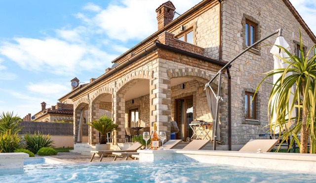 Villa Serenita with heated pool
