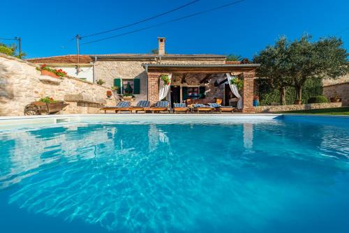Villa Sisman-Spa Villa in Donji Zemunik