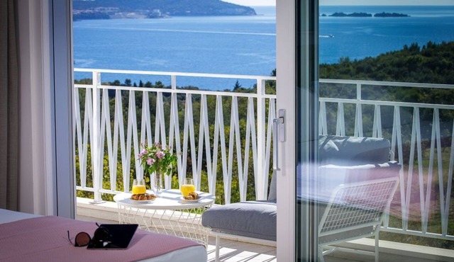 Villa Soderini with Private Pool Overlooking the Adriatic in Orašac