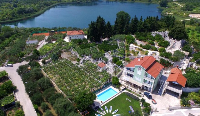 Villa Solo Luxury family app in Nature park in Ploče