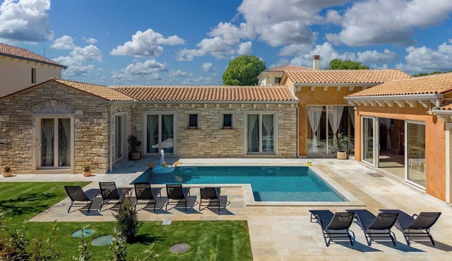 Villa Stonica - Rustic Istrian Pool Retreat, Kringa, Croatia
