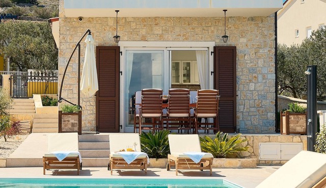 Villa Sun Spalato Cikas on Murter – Crovillas GmbH
