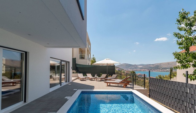 Villa Sun Stone nearby Split – Crovillas GmbH in Trogir