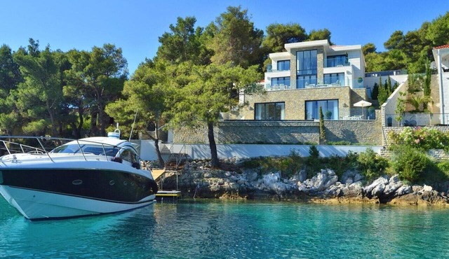 Villa Tihana, Private villa with pool, Brac Island in Puntinak