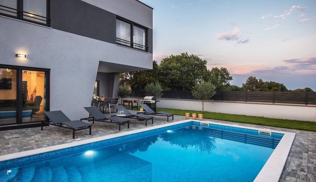 Villa Tika (74244-K1) - Pula