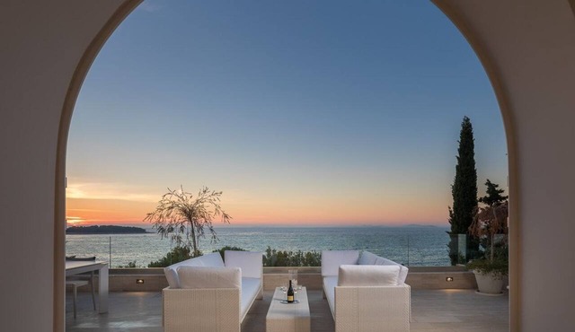 Villa Vitomera - Modern villa with pool in Primosten