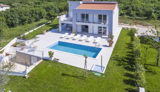 Villa White Pebble II