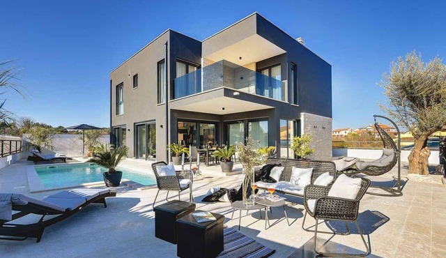 Villa with heated pool, jacuzzi and sauna in Rovinj