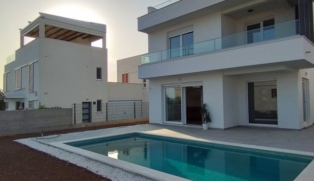 Villa With Panoramic Views on the Sea, Islands, City and Hill in Kaštel Sućurac