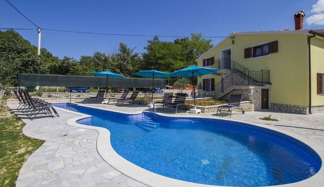Villa with private swimming pool and garden for up to 10 people in Labin