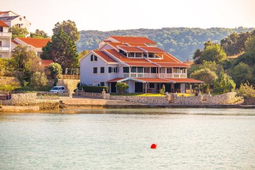 Villas Kampor in Kampor