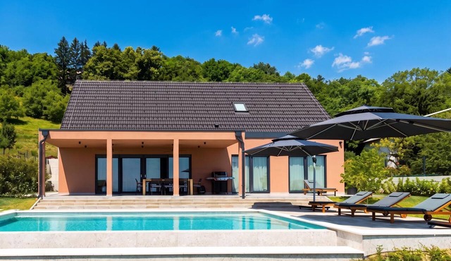 Vineyard Panorama Villa With Pool And Sauna, Jastrebarsko, Croatia in Jastrebarsko