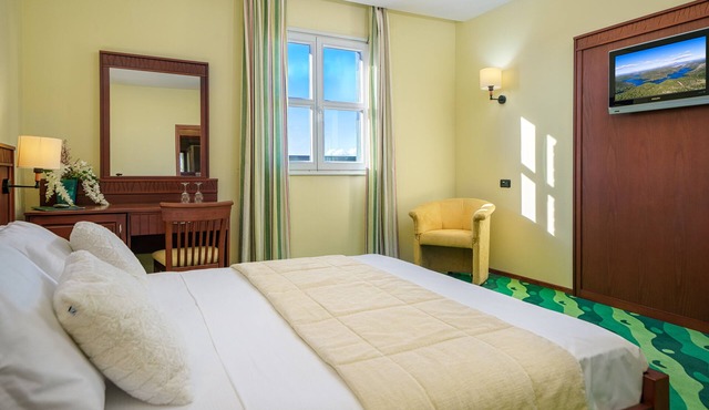 Vrata Krke Hotel