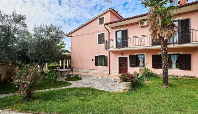Wohnung in Valica mit Großem Garten by Interhome in Umag