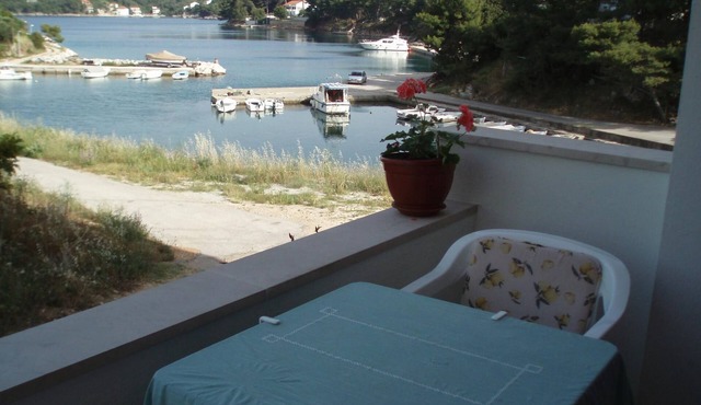 Wohnung mit zwei Schlafzimmern, direkt am Meer by Interhome