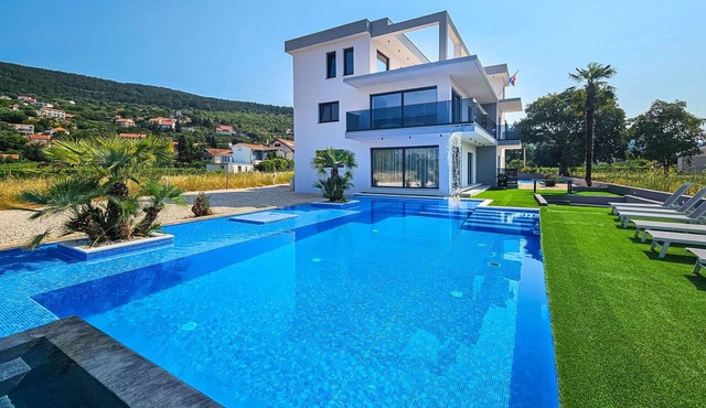 Wonderful private villa for 14 guests with A/C, private pool, WIFI, TV, terrace and panoramic view in Donji Proložac