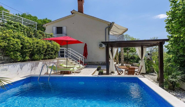 Wonderful villa for 6 guests with A/C, private pool, WIFI, TV, terrace and pets allowed