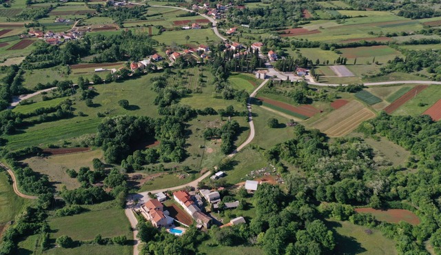 Wunderschönes Ferienhaus in Cere mit Privatem Pool by Interhome