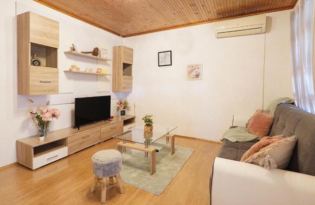2 Bedroom Amazing Apartment In Lovran